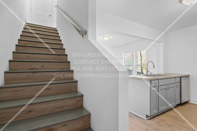 Building Photo - MOVE IN SPECIAL!! 1/2 OFF FIRST MONTHS REN...