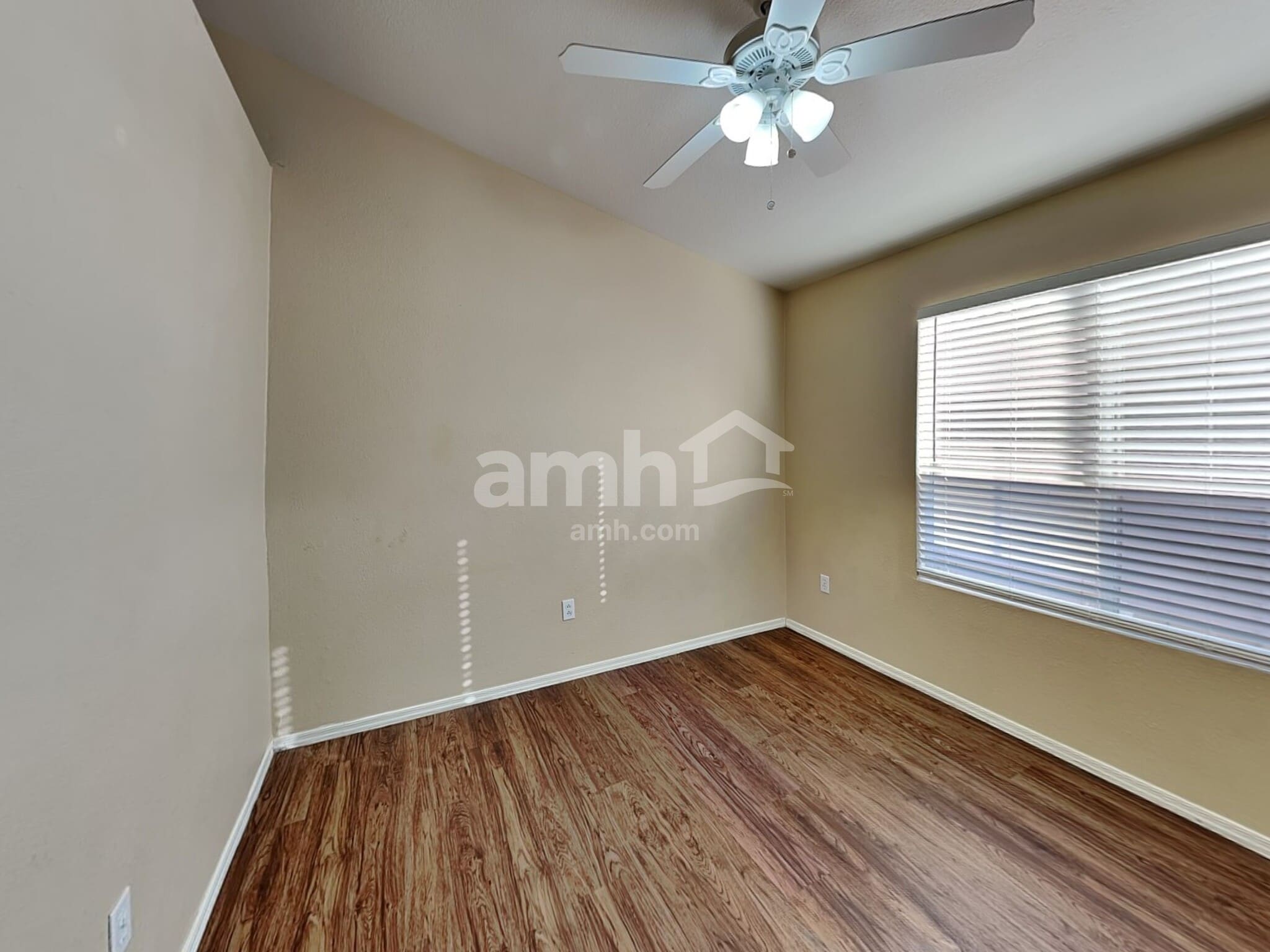 Building Photo - 10455 W Reade Ave