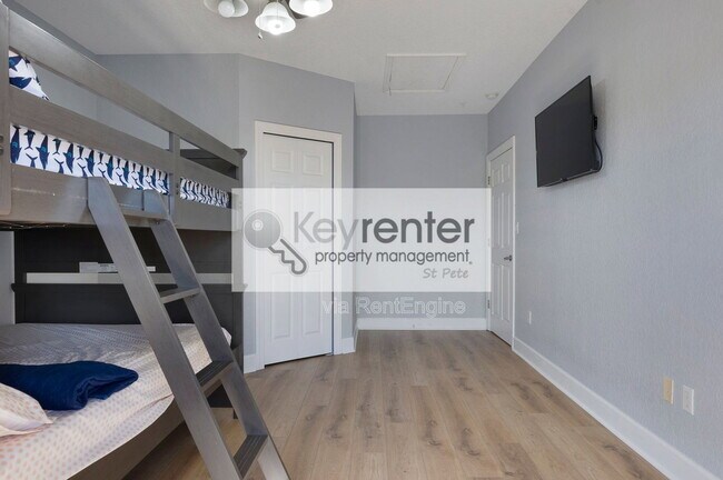 Building Photo - 130 164th Ave