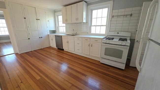 Building Photo - 9 Kenilworth St