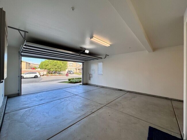 Building Photo - Welcome to this stunning 5 bedroom home fo...