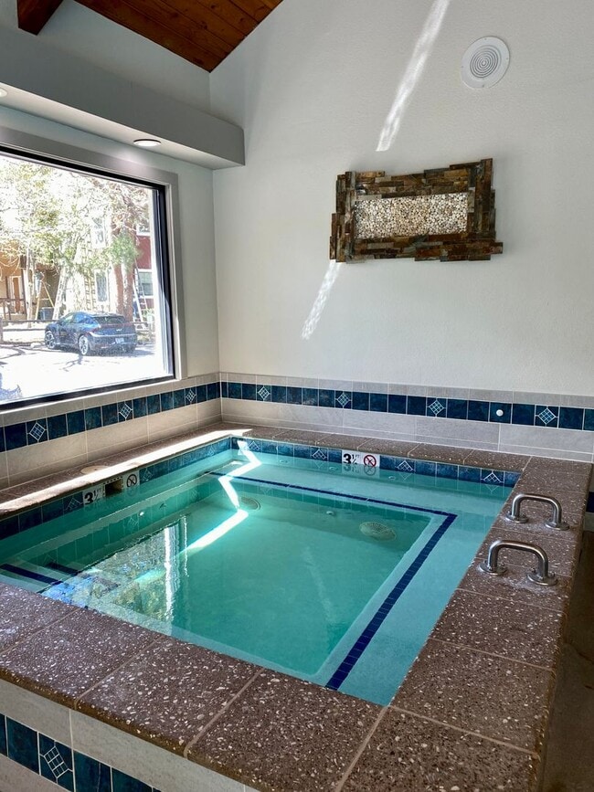 Building Photo - Furnished 2-Bedroom Condo with Great Amenities