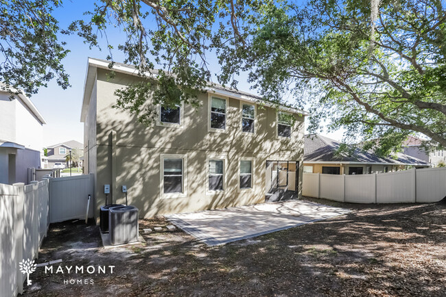 Building Photo - Impressive 5 Bedroom Home