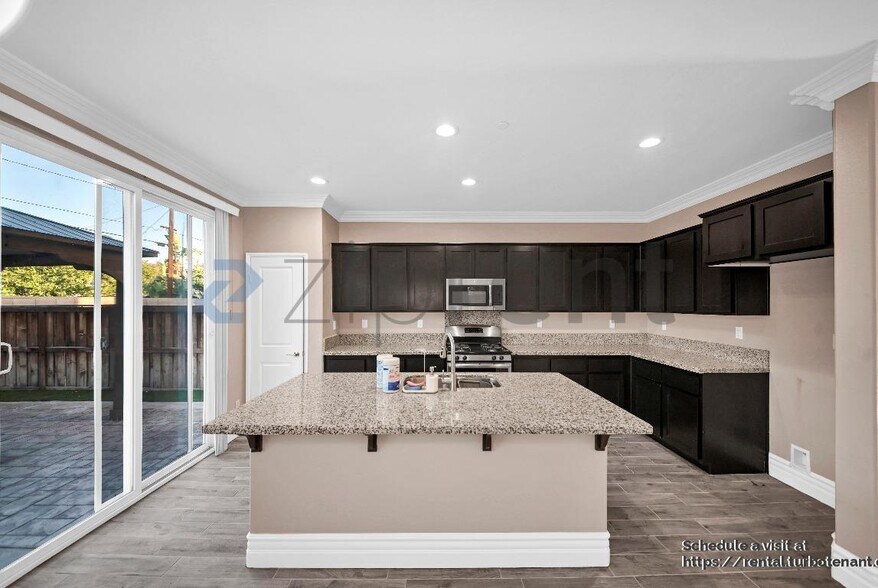 Building Photo - 4367 Amanecer Dr