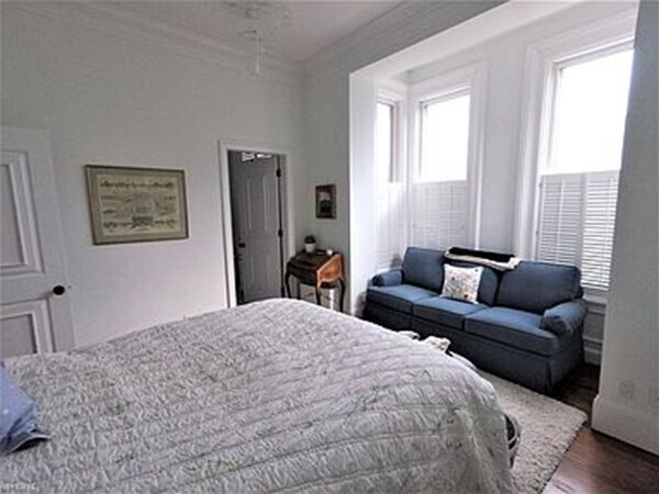 Building Photo - 48 Monument Sq