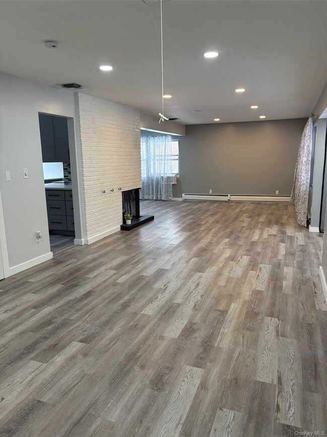 Building Photo - 405 I U Willets Rd