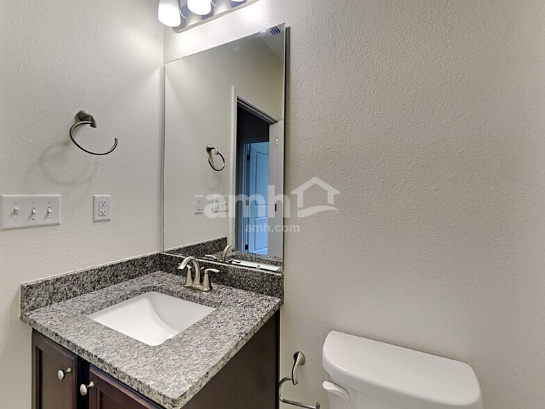 Building Photo - 105 Moultrie Crossing Ln