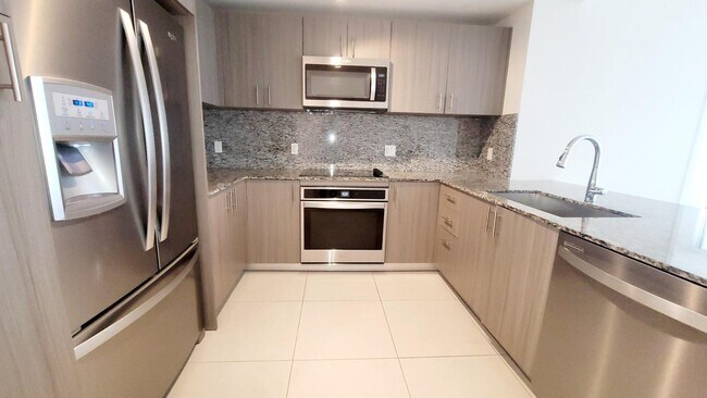 Building Photo - 5350 NW 84th Ave