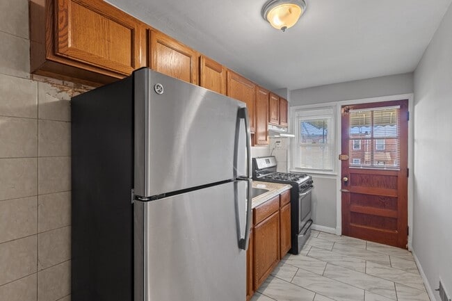 Building Photo - 3725 Elmley Ave