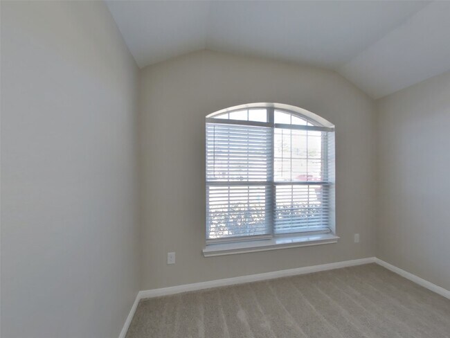 Building Photo - 12022 Green Bluff Ct