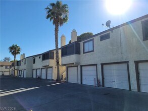 Building Photo - 5049 Spencer St