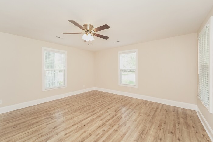 Building Photo - 205 Marion St