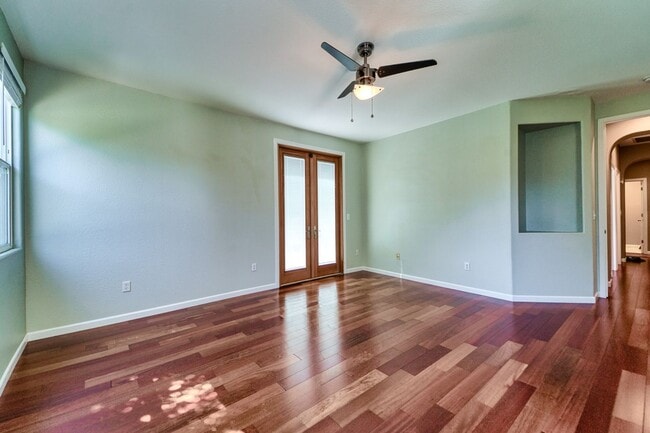 Building Photo - Stunning 4-Bedroom Home in Plumas Lake