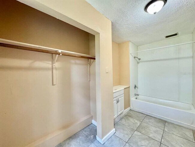 Building Photo - 2511 Imlay Ct S