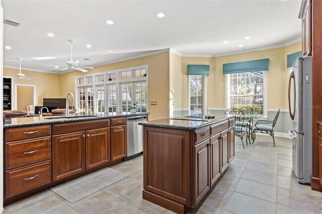 Building Photo - 6445 Renwick Cir