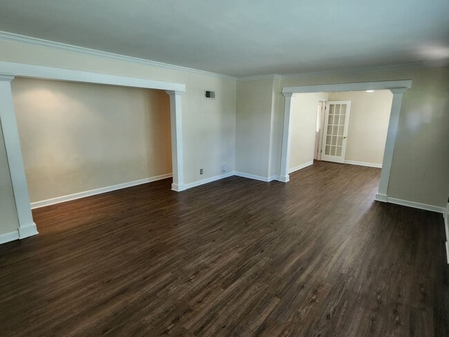Building Photo - 3 bedroom Tosa ranch