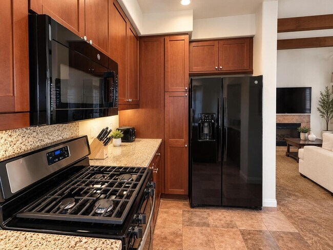 Building Photo - 48657 Classic Dr