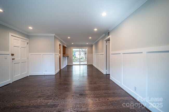 Building Photo - 2626 Park Rd