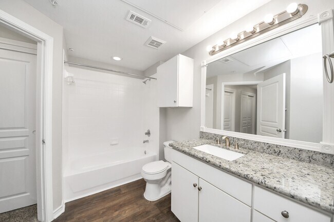 Building Photo - 3003 Memorial Ct