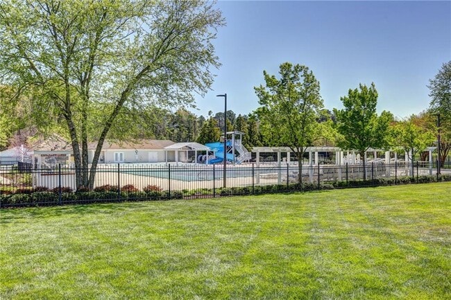 Building Photo - 4620 Twin Hickory Lake Dr