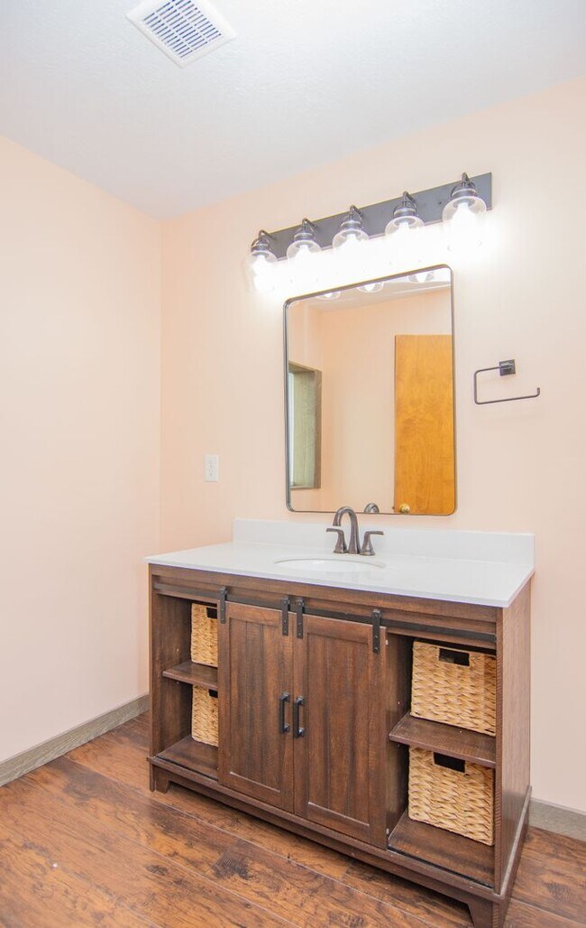 Building Photo - 92 N 2300 W