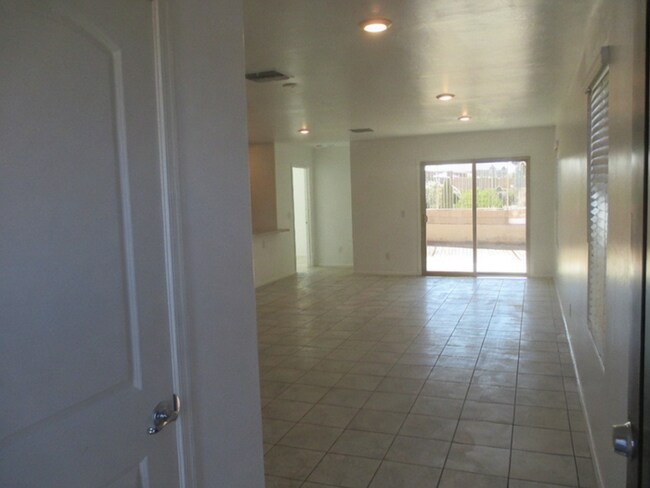 Building Photo - Bright 3BR + Fenced Yard + Community Pool Access in Rancho Sahuarita