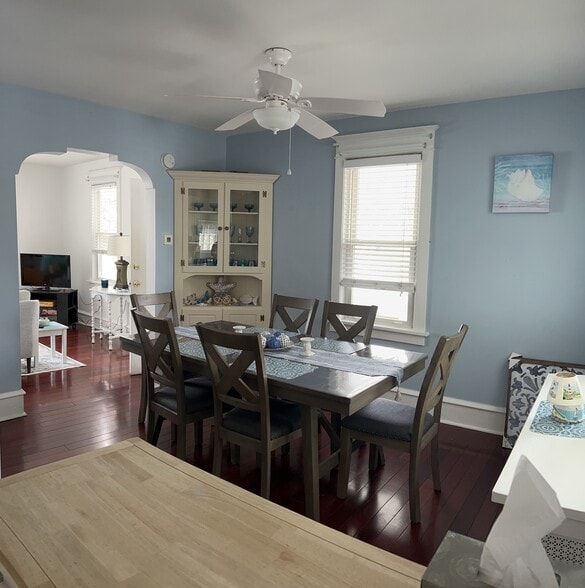 Building Photo - 15 W Connecticut Ave