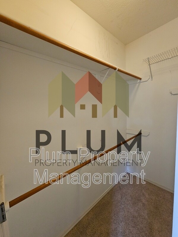 Building Photo - 5104 Village View Way