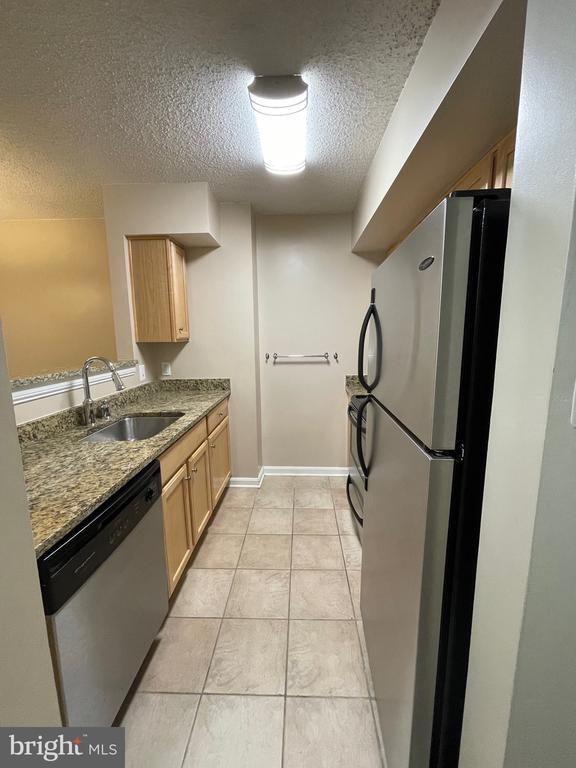 Building Photo - 1024 N Utah St