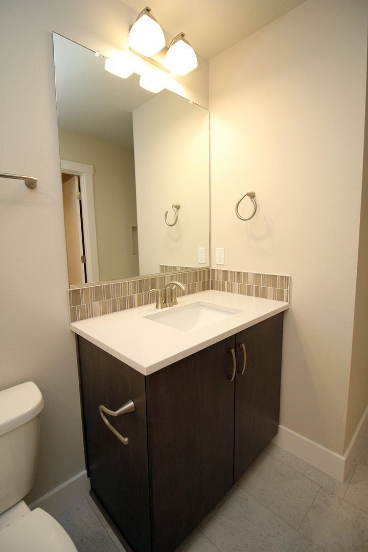 Building Photo - 258-260 SW Lancaster Ct