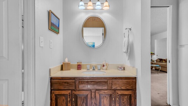 Building Photo - 46555 Cameo Palm Dr