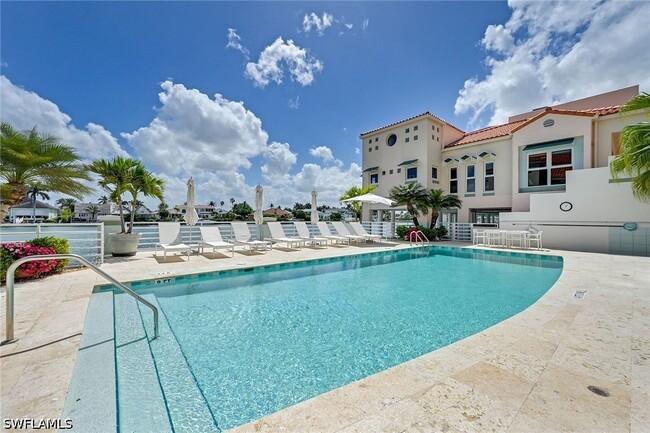 Building Photo - 4560 Gulf Shore Blvd N