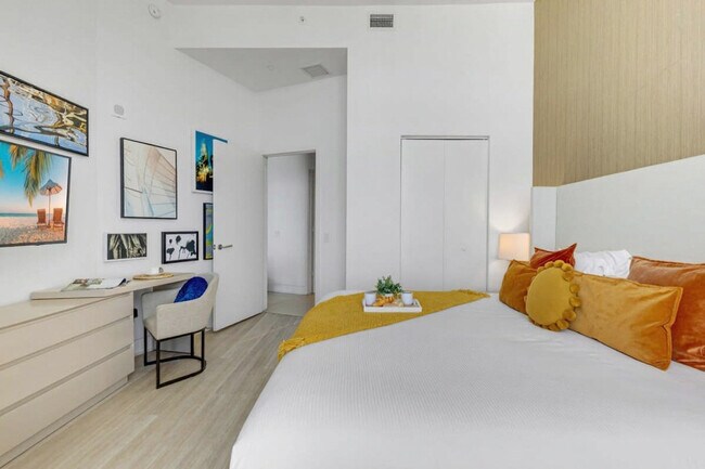 Building Photo - 4111 S Ocean Dr