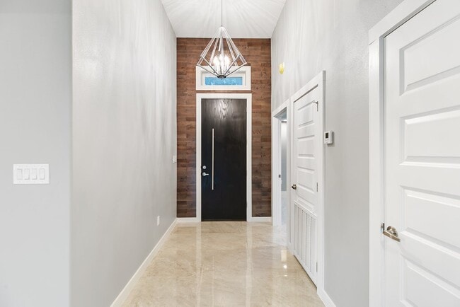 Building Photo - 4 Augusta Dr