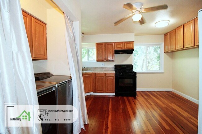 Building Photo - 2391 Placer St