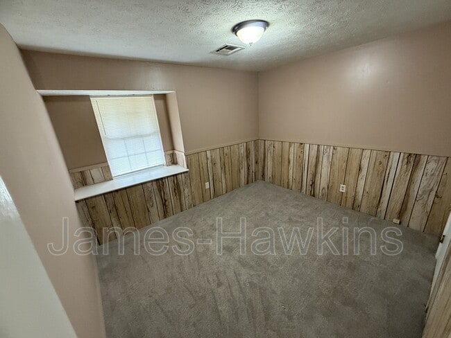 Building Photo - 1531 Midway St