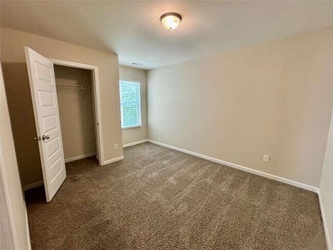 Building Photo - 629 Carlton Pointe Dr
