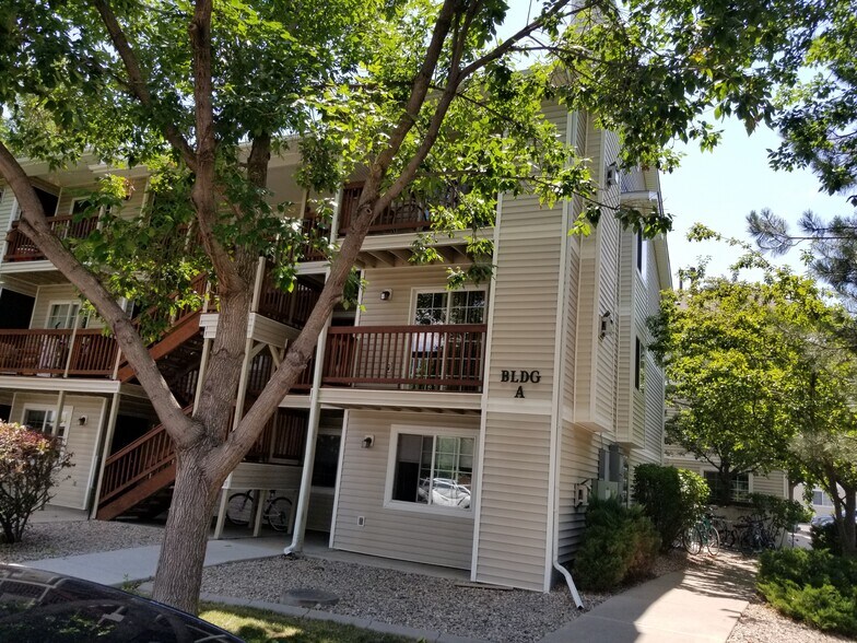 Building Photo - 1221 University Ave