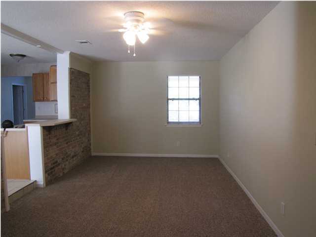 Building Photo - 203 Amellia Pl