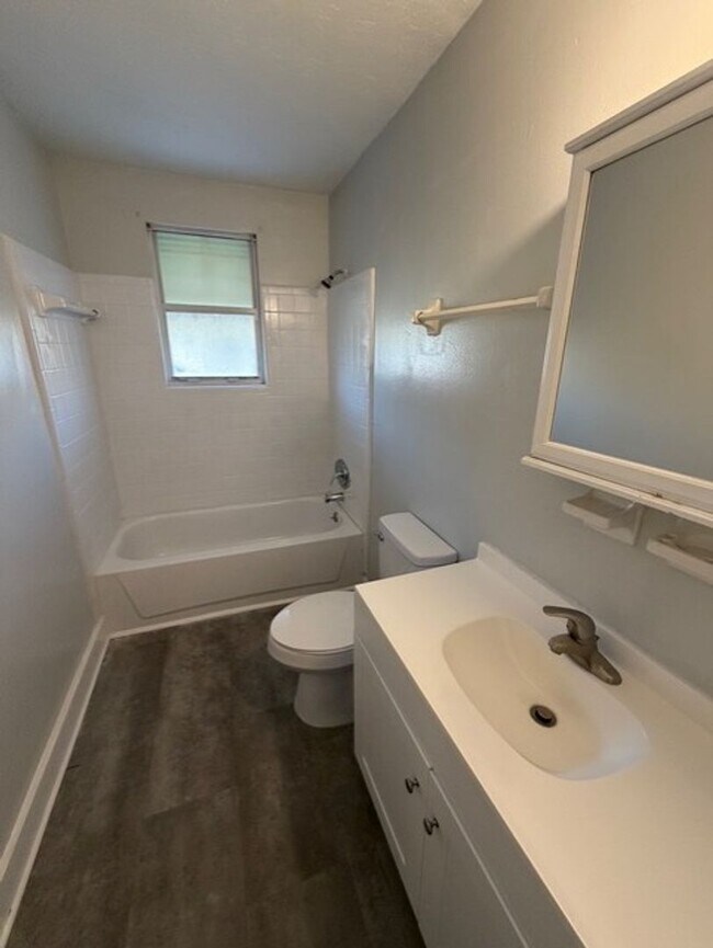 Building Photo - Comfortable 3-Bedroom Home for Rent