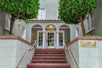 Building Photo - 1BR/1BA Penthouse Level Pacific Heights St...