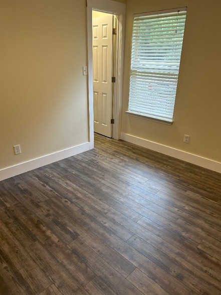Building Photo - 501 Wispy Willow Dr