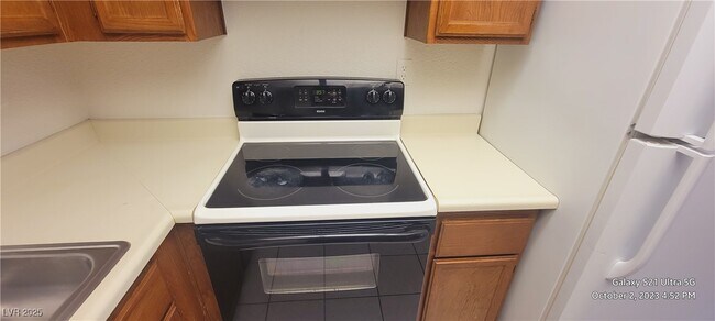 Building Photo - 1208 Observation Dr
