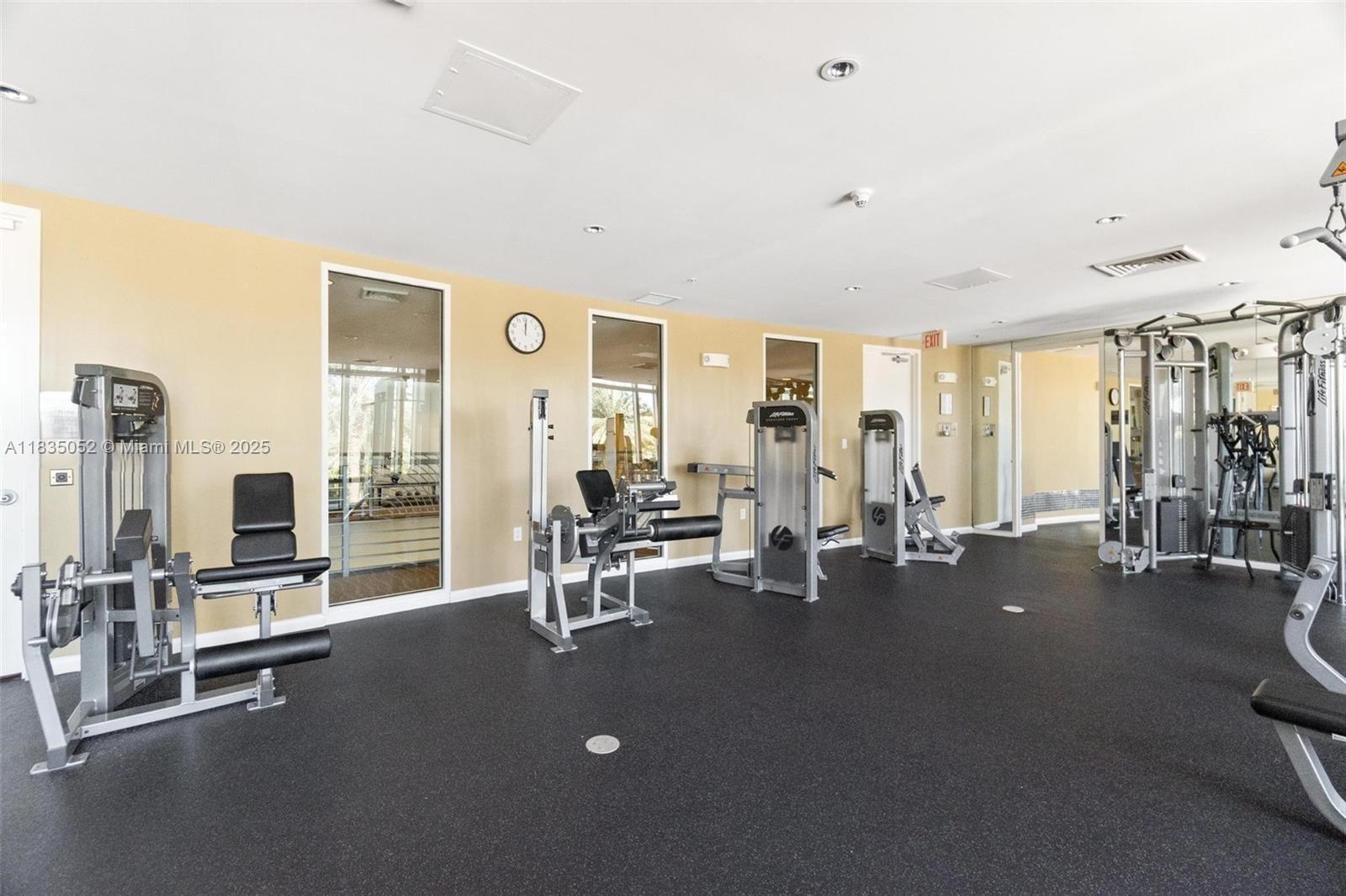 Building Photo - 1755 E Hallandale Beach Blvd