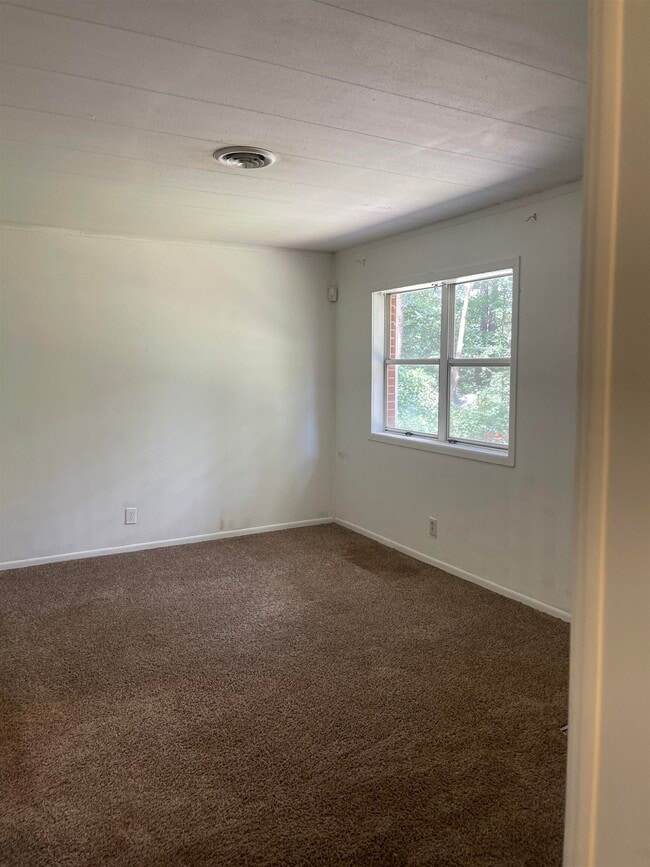 Building Photo - 44 Armstead Dr