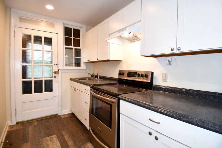 Building Photo - 1314 Downing Pl NE