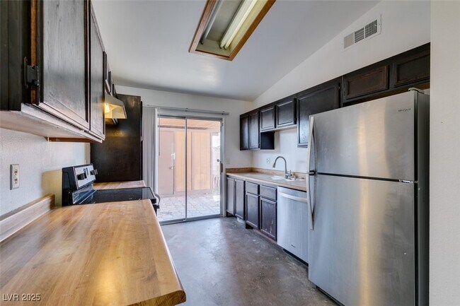 Building Photo - 1803 Discus Dr