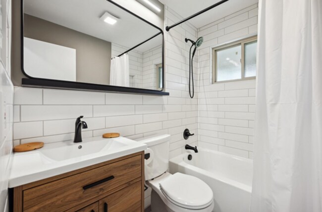 Building Photo - MOVE IN SPECIAL!!! Welcome home to Denver's Potter Highlands Historic District! Remodeled 2 bed 1...