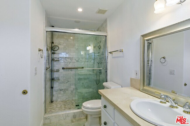 Building Photo - 32173 Sailview Ln