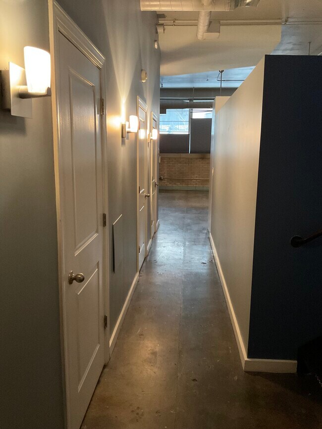 Building Photo - 701 Lamont St NW